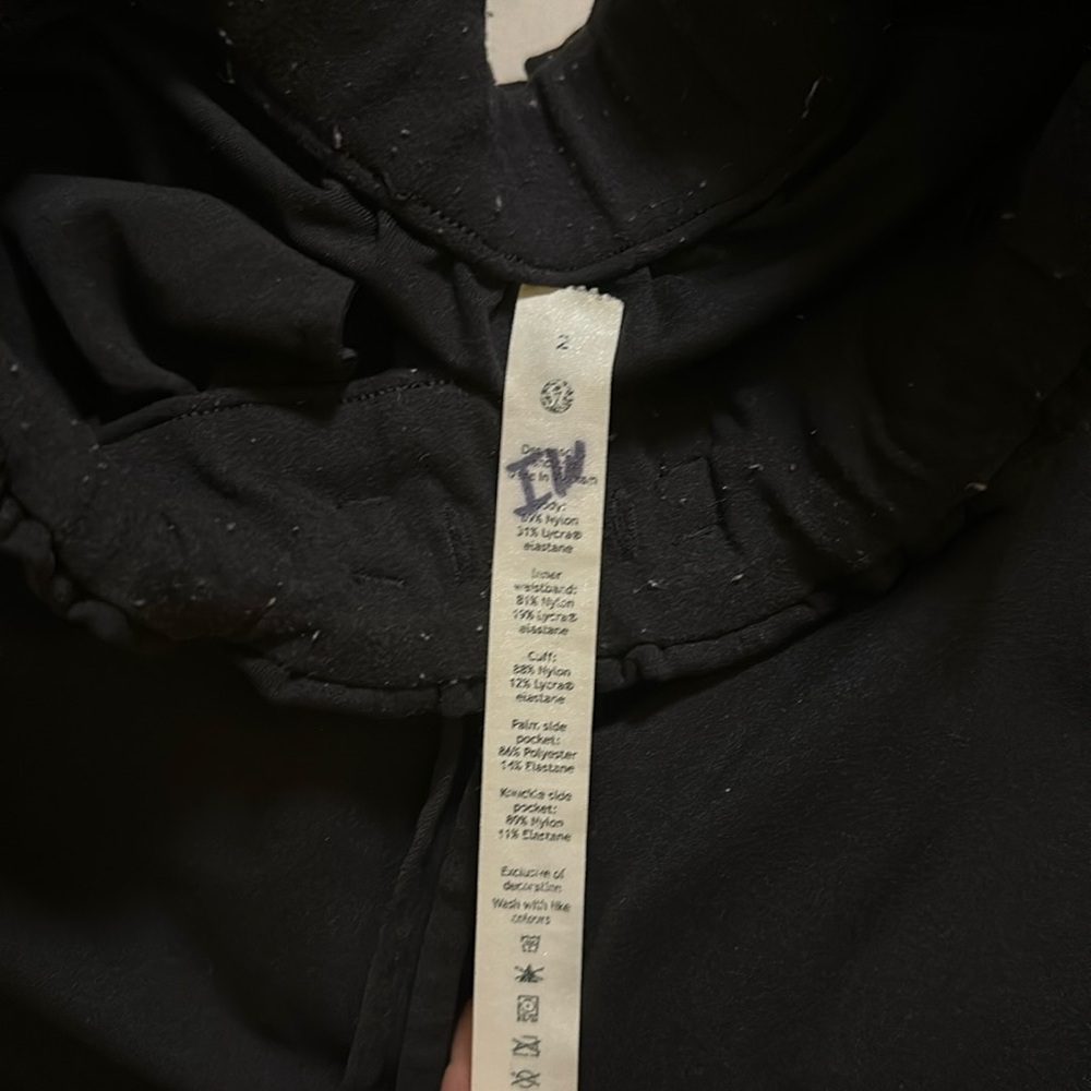 BLACK LULULEMON JOGGERS